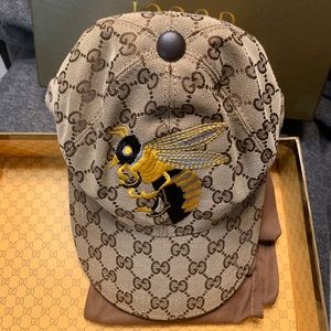 🔥 sale 9/10 condition medium Gucci strap back